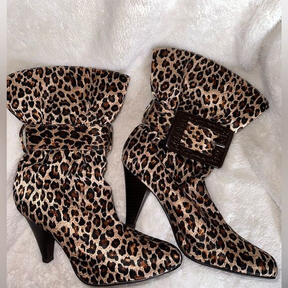 Bijou vintage leopard print/big buckle neoprene high heels booties EUC  sz 9.5 - Picture 1 of 8